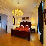 7Th Heaven Vienna Center Apartments